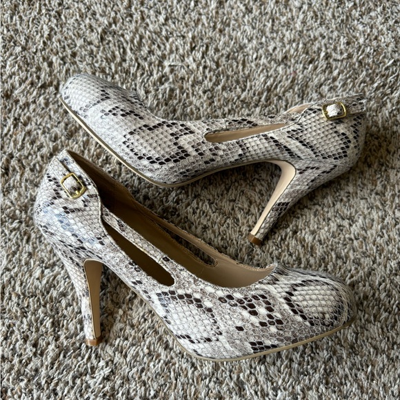 Just Fab Marlena Snakeskin Tan 3 Inch Pumps - Picture 4 of 11